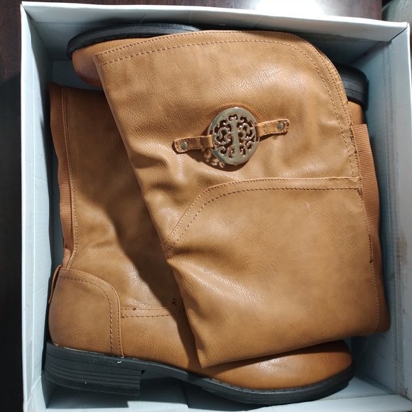 ---. SOLD -- - Picture 2 of 4